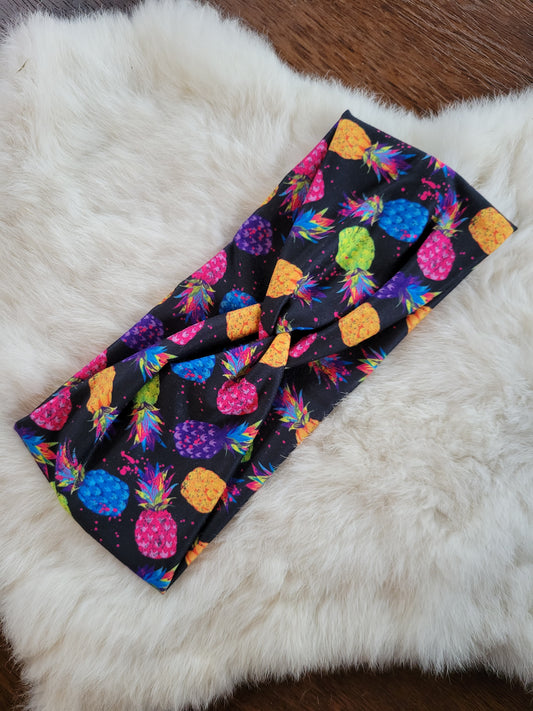 Neon pineapples