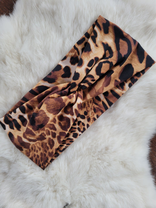 Brown realistic leopard