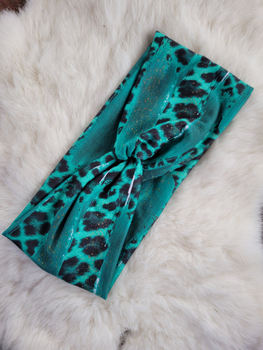 Teal brushstroke leopard