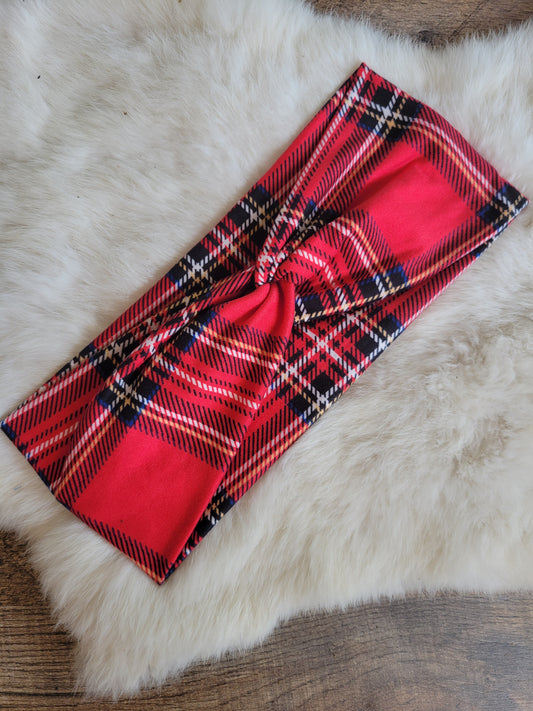 Black red navy yellow plaid