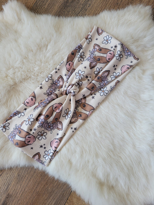 Daisy crown floral cows
