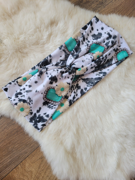 Turquoise pendant cowhide