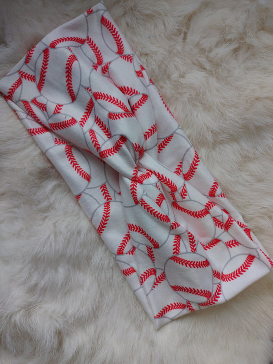Overlapping baseballs