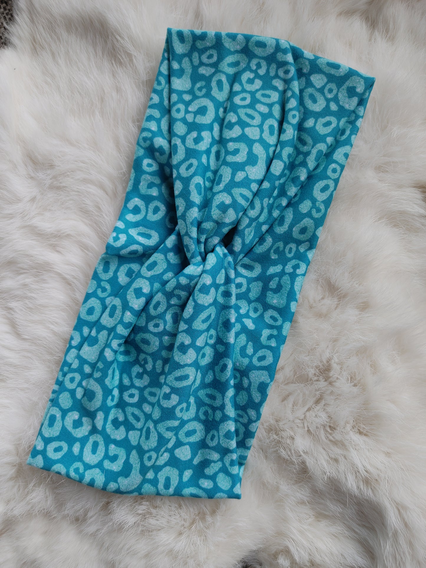 Turquoise glitter leopard